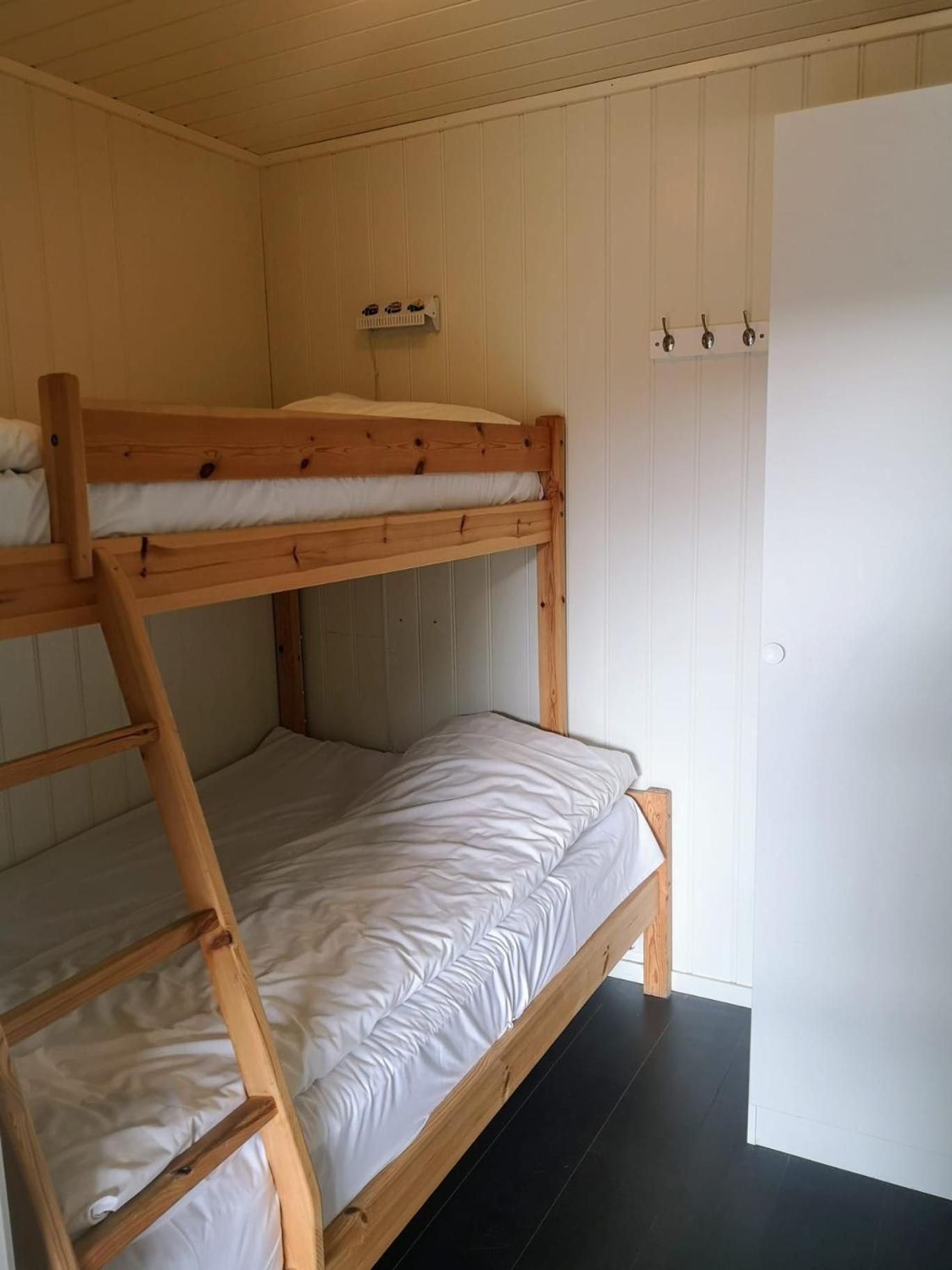 Ulvsvag Gjestgiveri Og Fjordcamping As Екстериор снимка