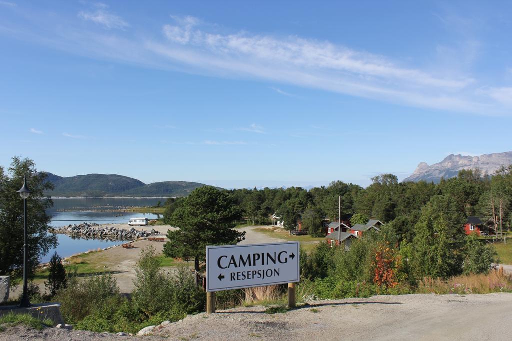 Ulvsvag Gjestgiveri Og Fjordcamping As Екстериор снимка